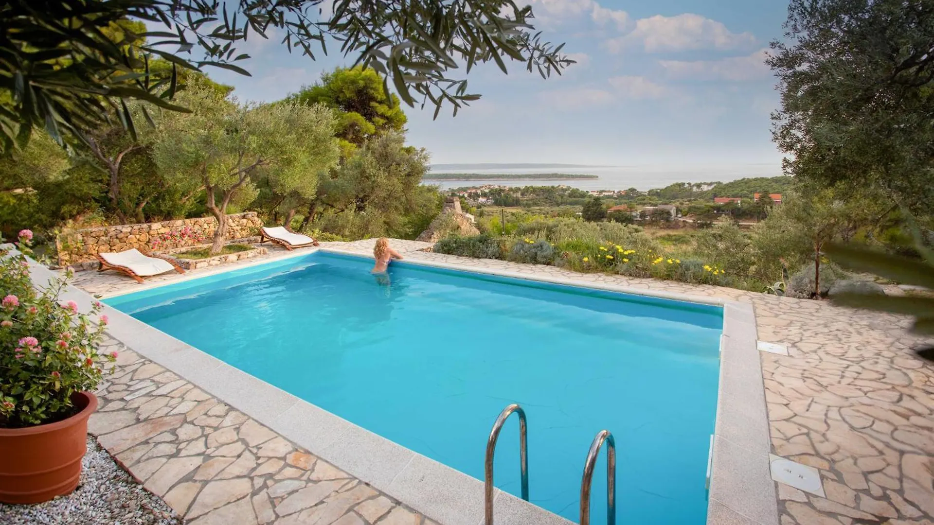 Villa Mora Banjol 0*,  Croatia